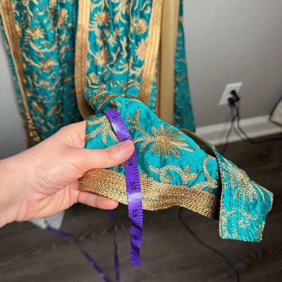 Two piece satin embroidered baroque pattern duster and slip dress - Picture 11 of 14